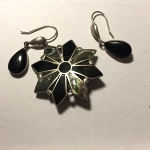925 silver pendant and earrings (shell and onyx)